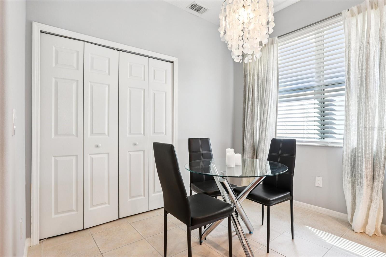 Listing photo id 16 for 18028 Malakai Isle Drive