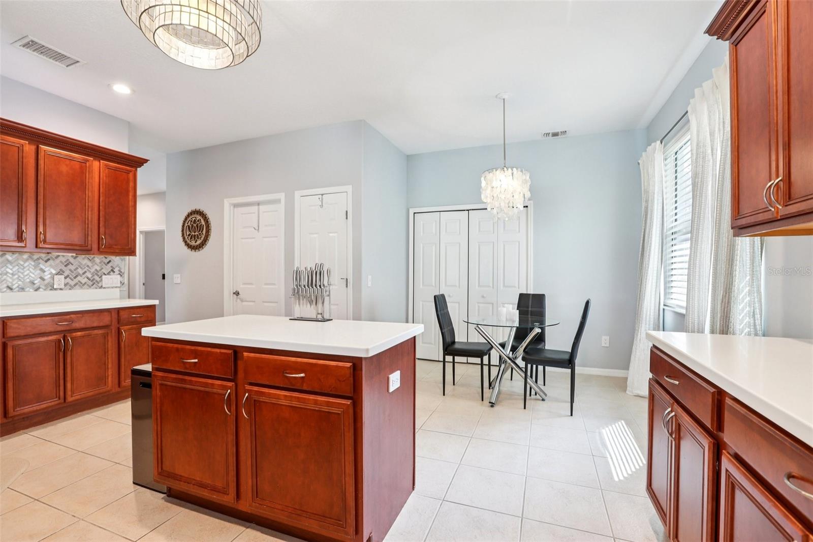 Listing photo id 19 for 18028 Malakai Isle Drive