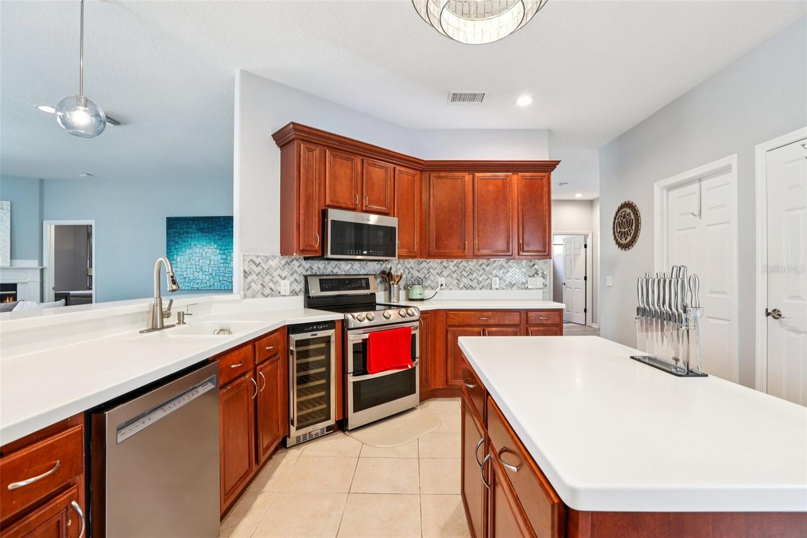 Listing photo id 20 for 18028 Malakai Isle Drive