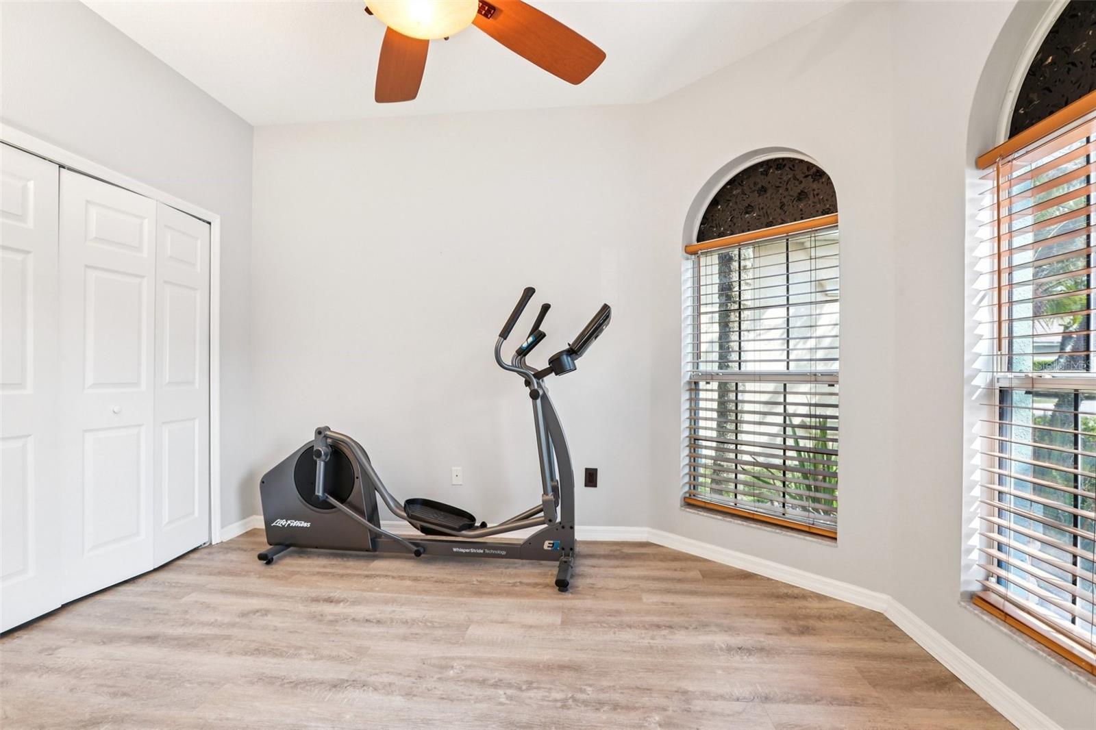 Listing photo id 36 for 18028 Malakai Isle Drive