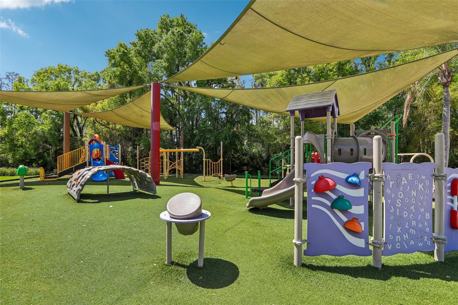 Listing photo id 77 for 18028 Malakai Isle Drive