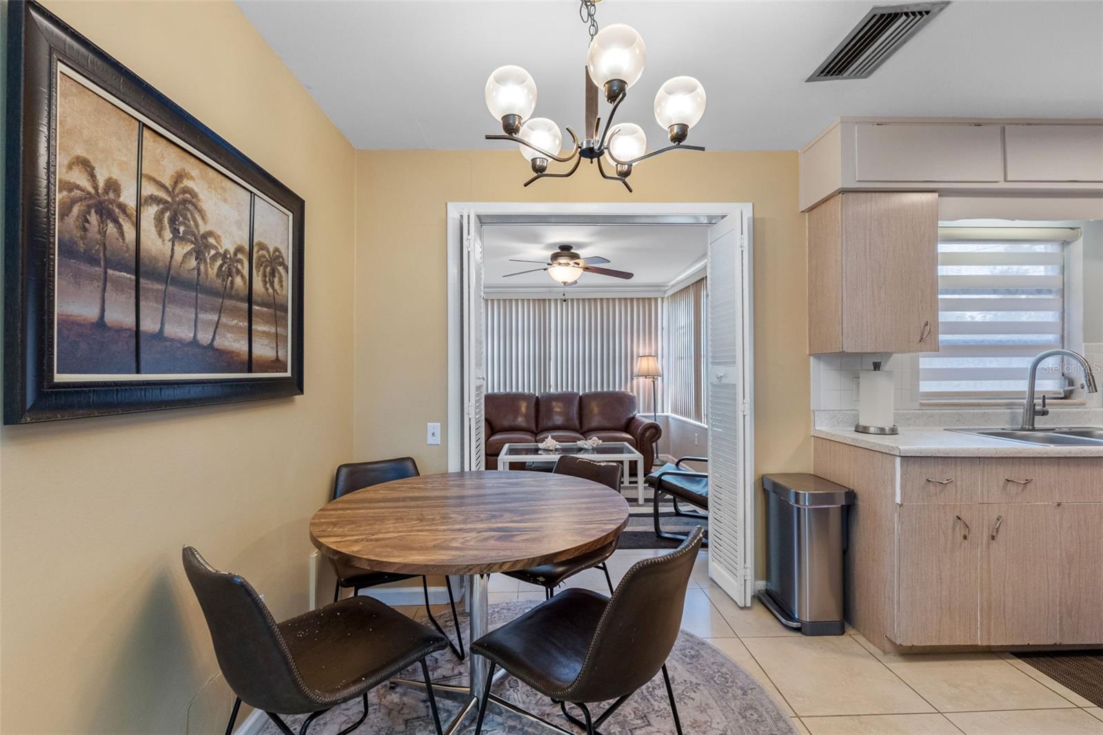 Image 12 of 35 For 10911 Freedom Boulevard