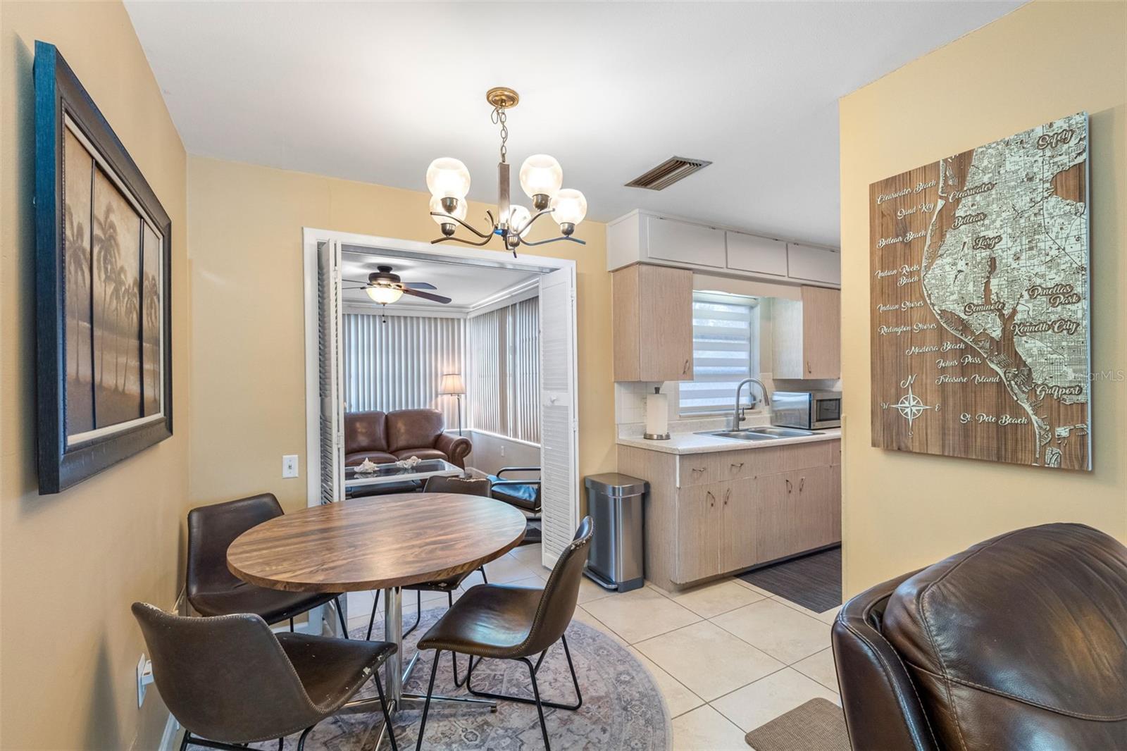 Image 13 of 35 For 10911 Freedom Boulevard