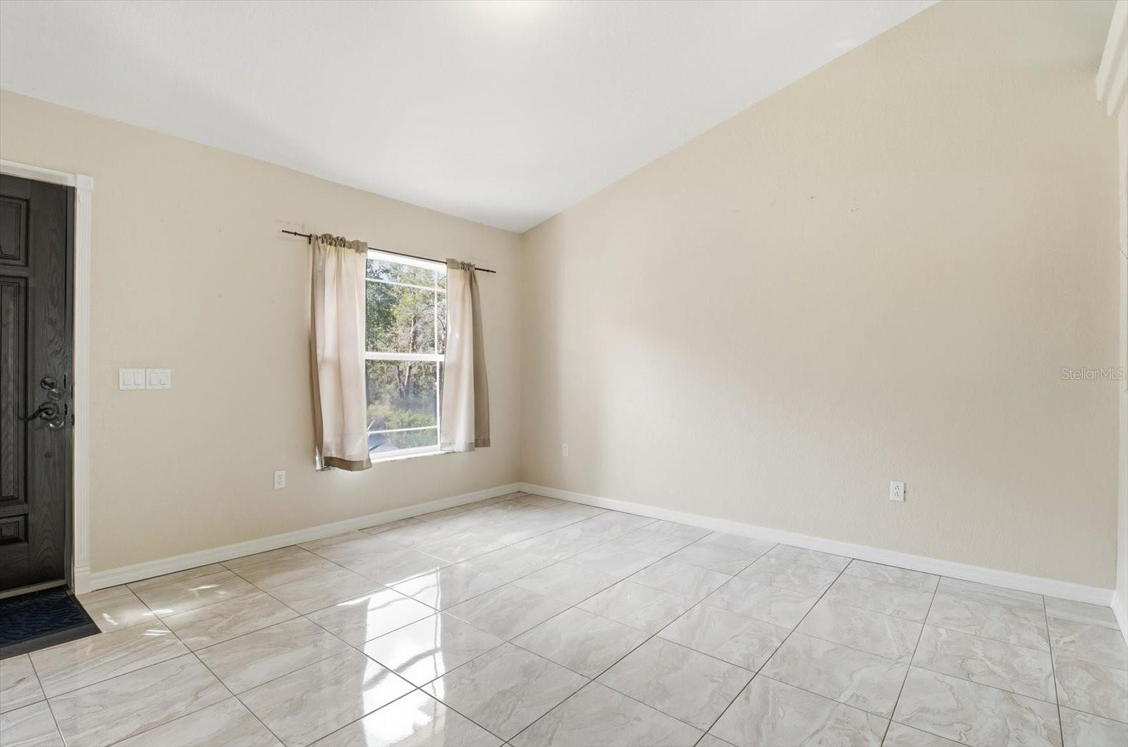 Image 10 of 39 For 11 Heuchera Court E