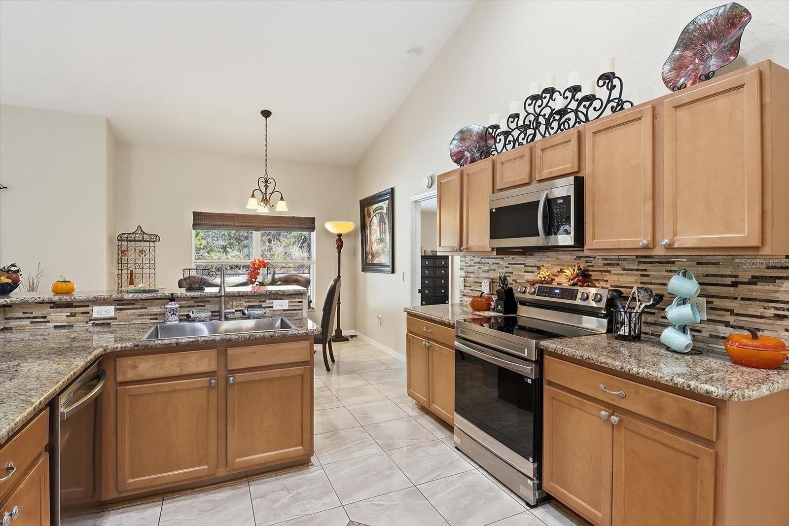 Image 17 of 39 For 11 Heuchera Court E