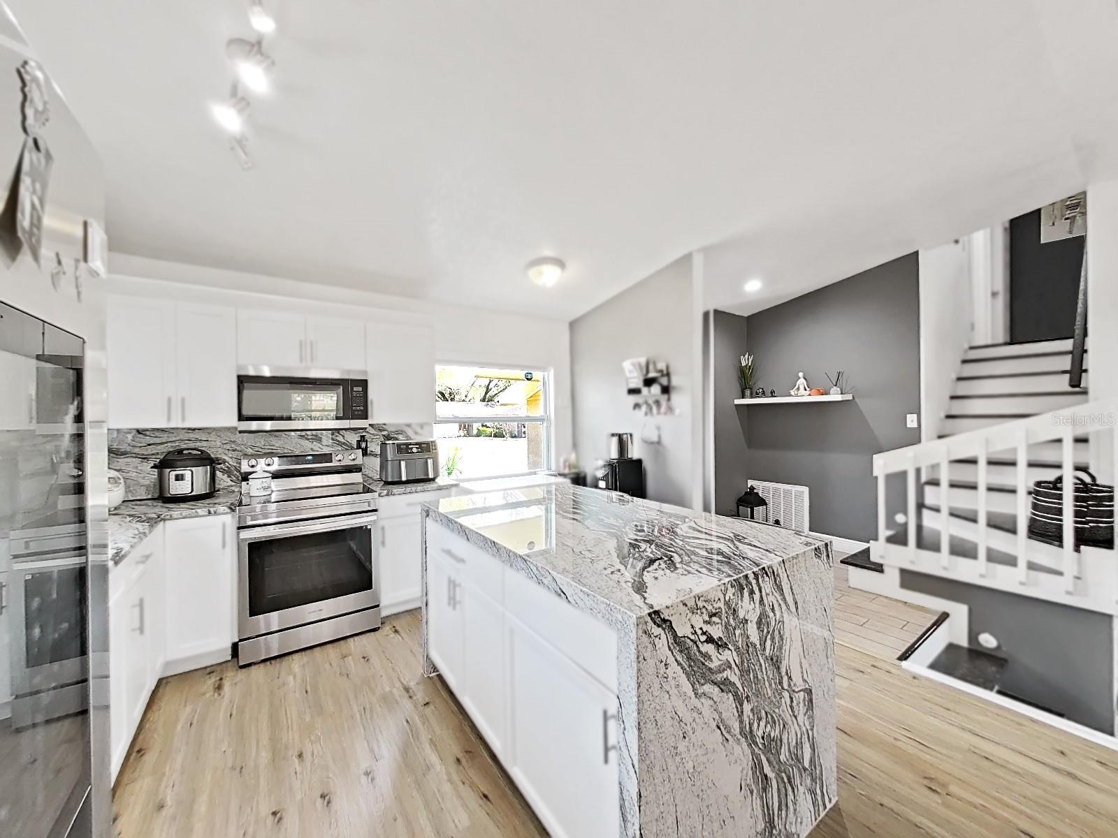 Image 14 of 48 For 3210 Acapulco Drive