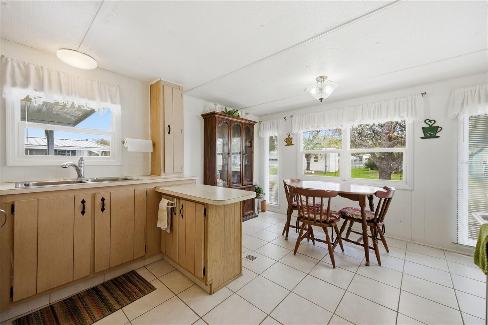 Image 13 of 35 For 4833 Royal Palm Drive