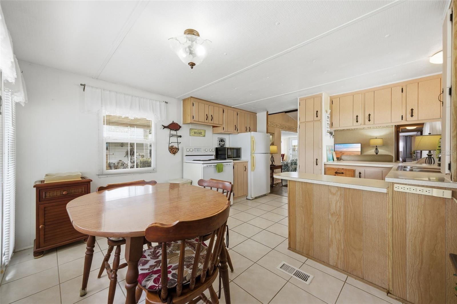 Image 14 of 35 For 4833 Royal Palm Drive