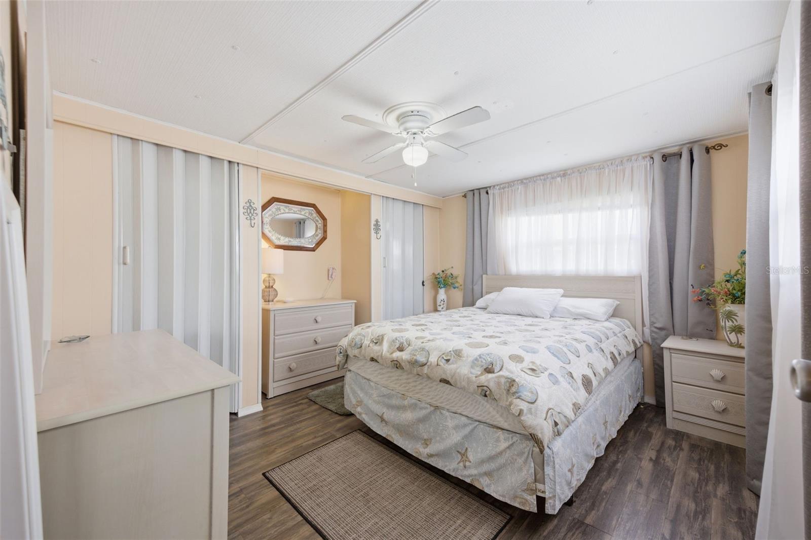 Image 17 of 35 For 4833 Royal Palm Drive