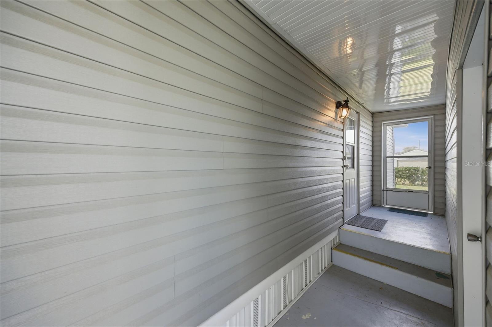 Image 4 of 35 For 4833 Royal Palm Drive