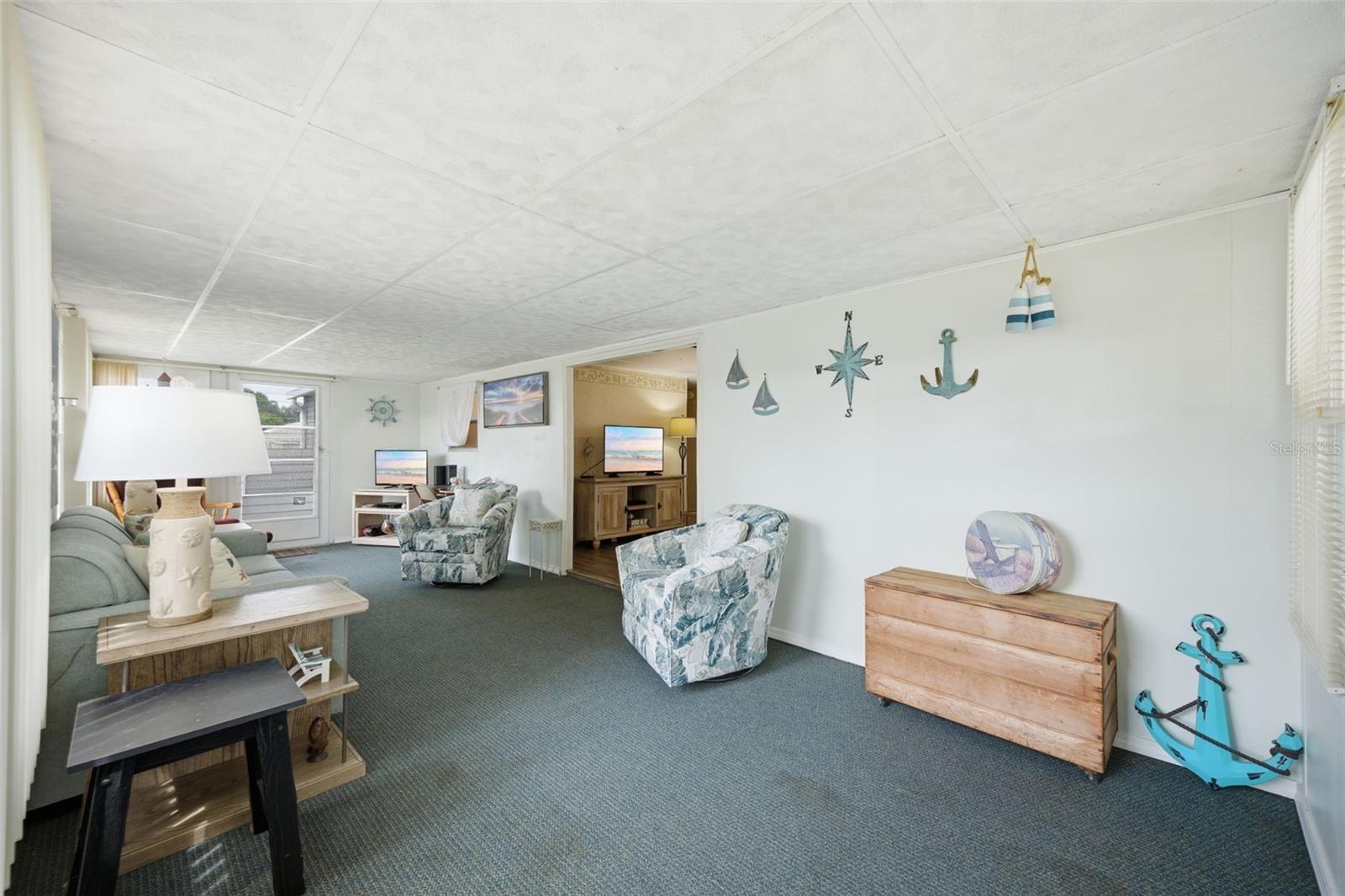 Image 5 of 35 For 4833 Royal Palm Drive