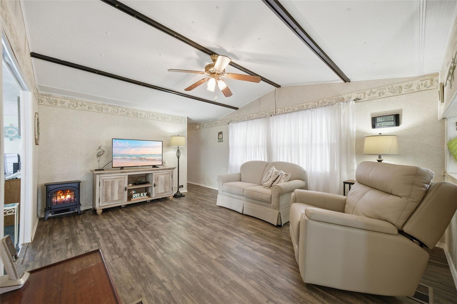 Image 8 of 35 For 4833 Royal Palm Drive