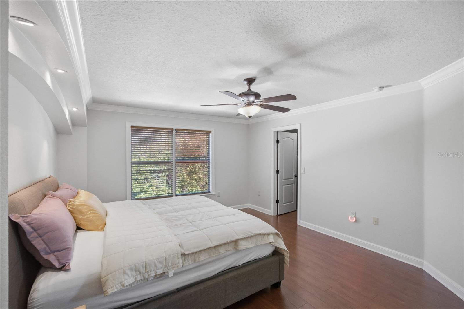 Image 20 of 48 For 7504 West Shore Boulevard