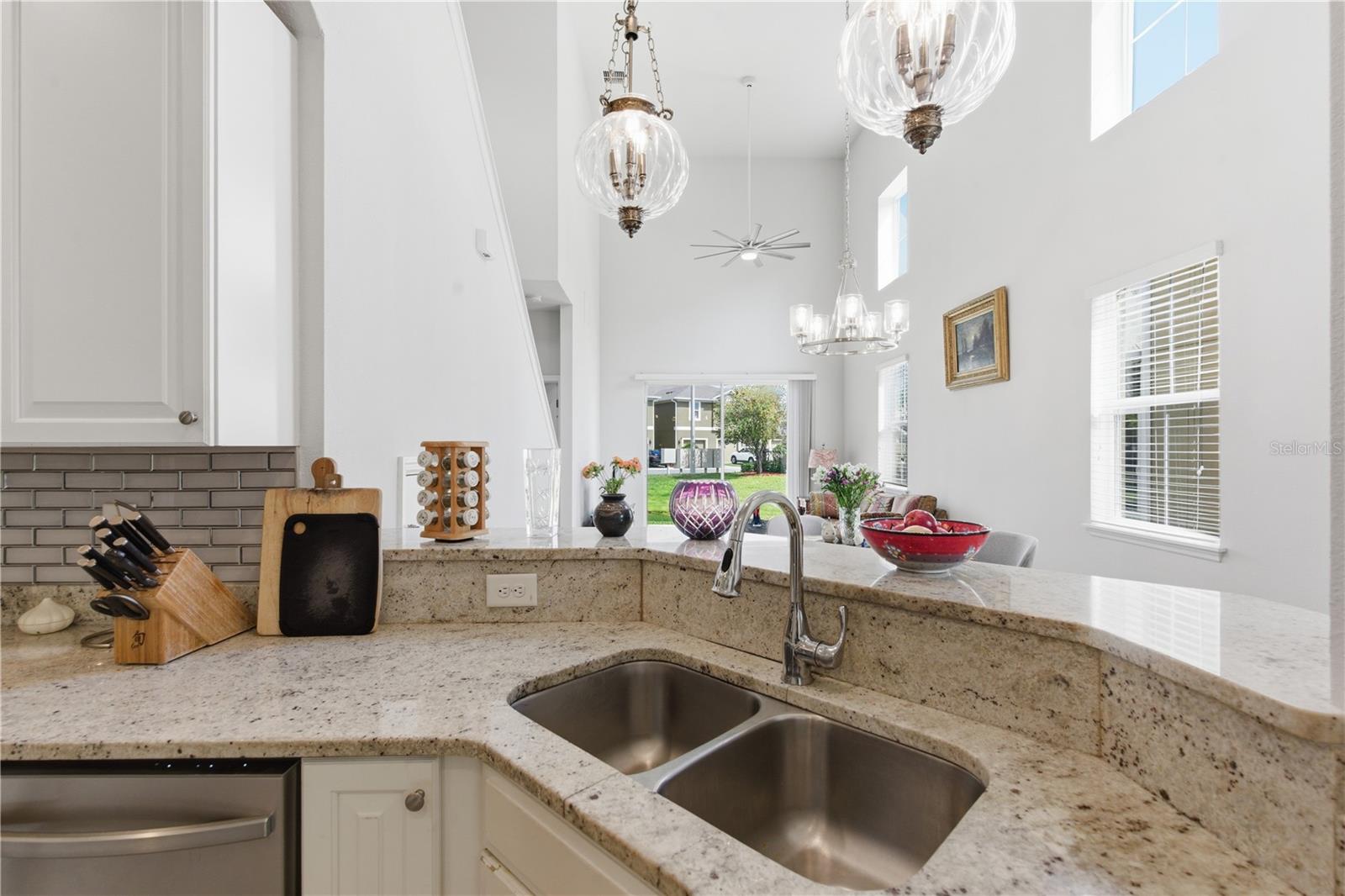 Image 16 of 53 For 2212 Broadway View Avenue