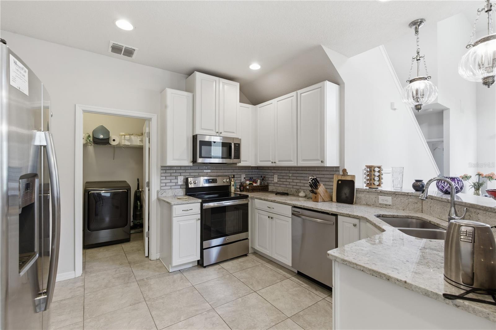 Image 17 of 53 For 2212 Broadway View Avenue