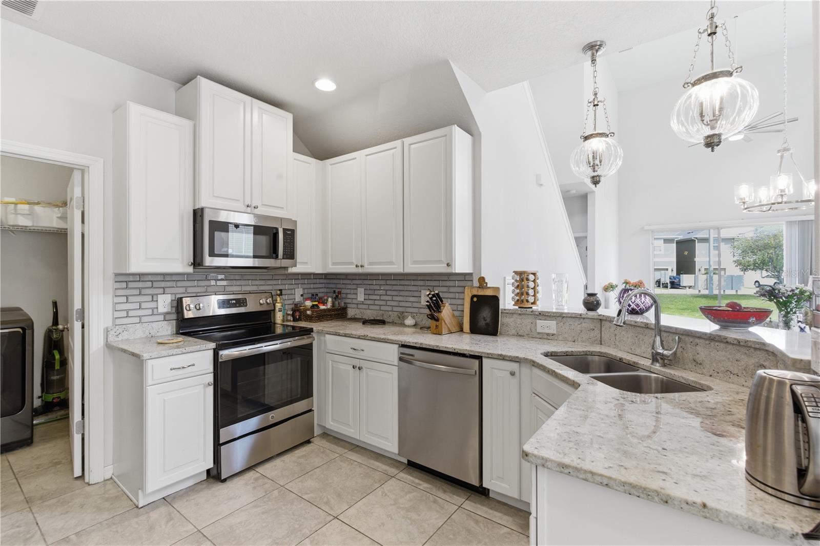 Image 21 of 53 For 2212 Broadway View Avenue