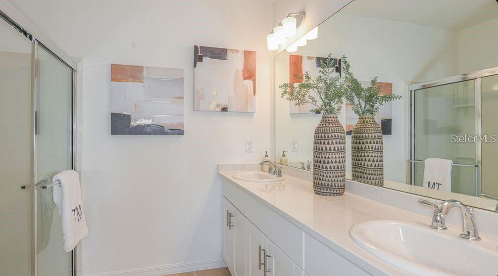 Image 12 of 14 For 13556 Tropical Breeze Way