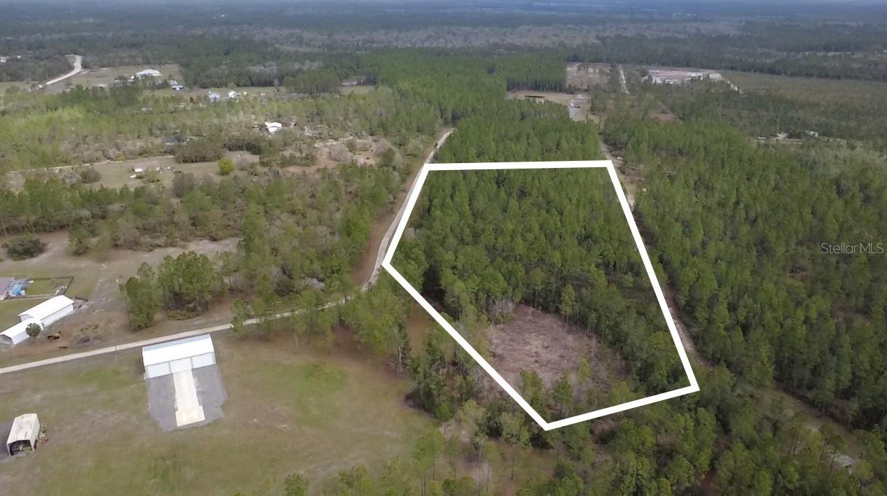 Image 2 of 21 For 1 Wild Cur Road