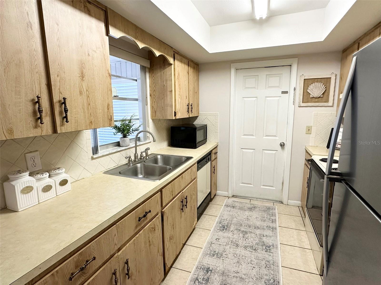 Image 16 of 34 For 125 Tyler Street