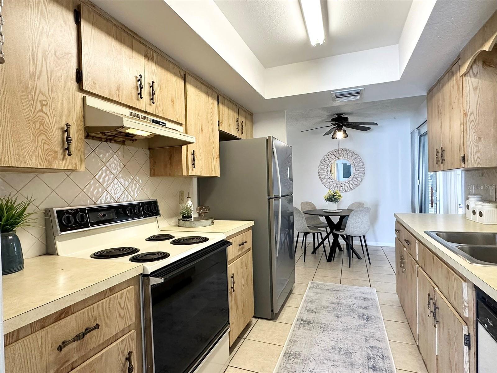 Image 17 of 34 For 125 Tyler Street