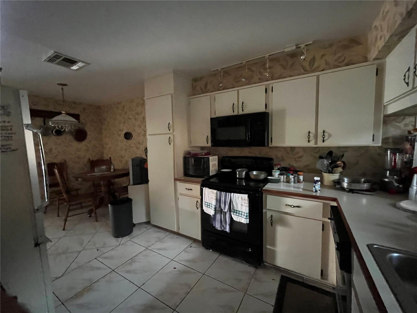 Image 6 of 47 For 8266 Ambrose Cove Way