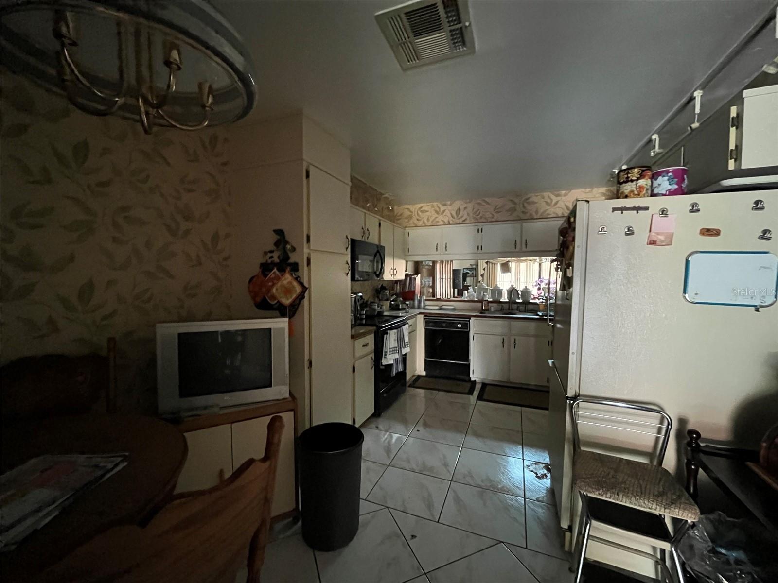 Image 8 of 47 For 8266 Ambrose Cove Way