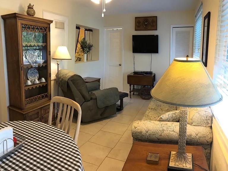 Image 10 of 23 For 2071 Australia Way W 29