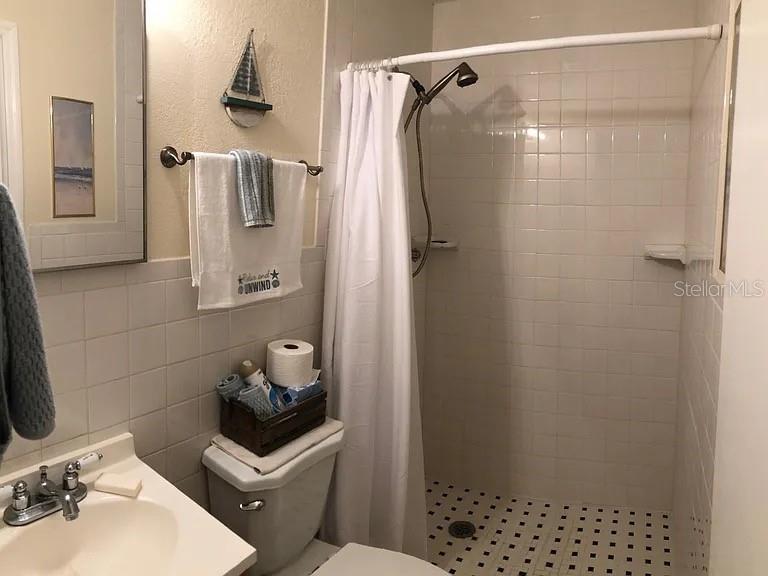 Image 16 of 23 For 2071 Australia Way W 29