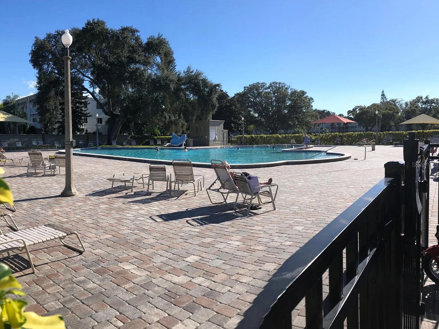 Image 21 of 23 For 2071 Australia Way W 29