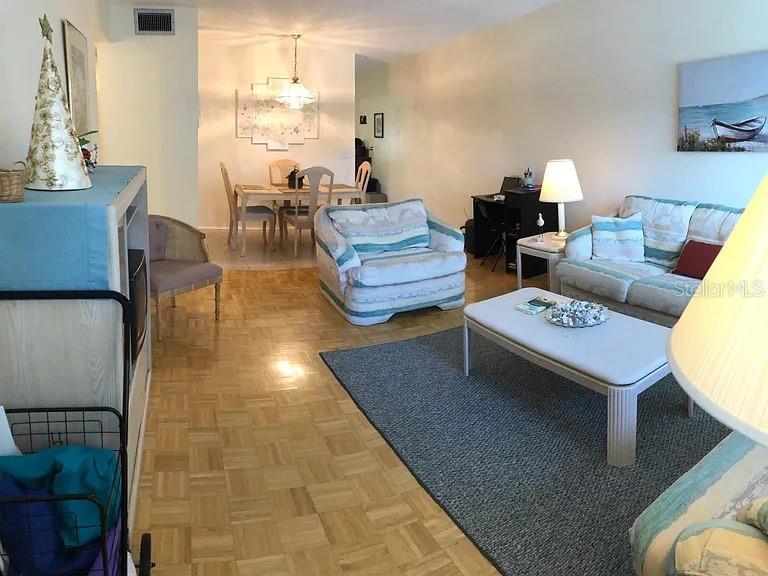 Image 4 of 23 For 2071 Australia Way W 29