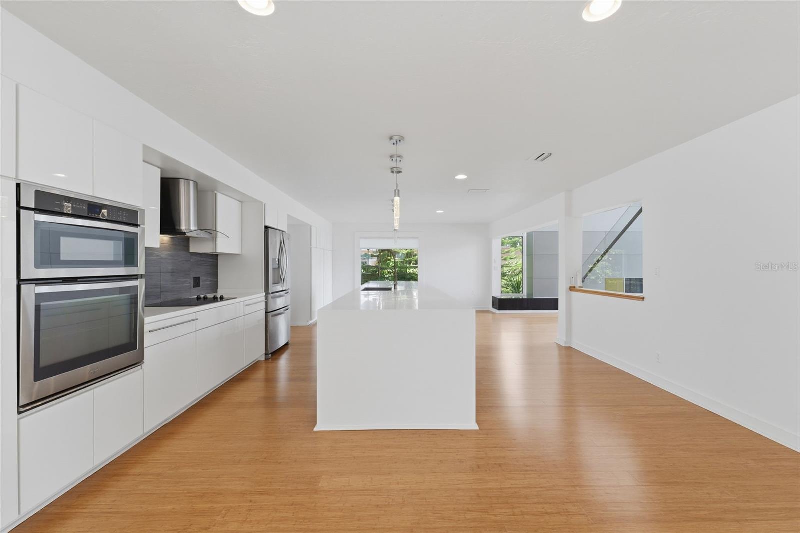 Image 11 of 81 For 1405 Bayshore Drive