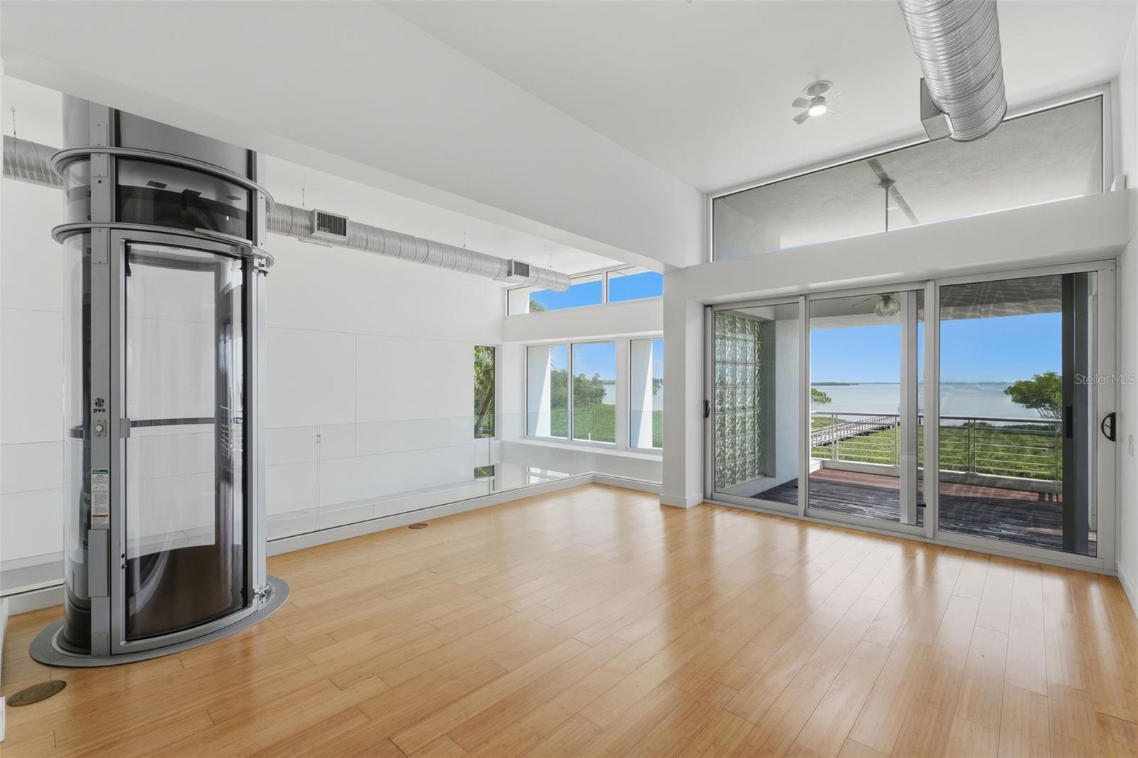 Image 14 of 81 For 1405 Bayshore Drive