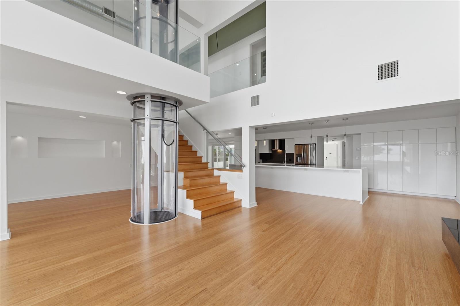 Image 18 of 81 For 1405 Bayshore Drive