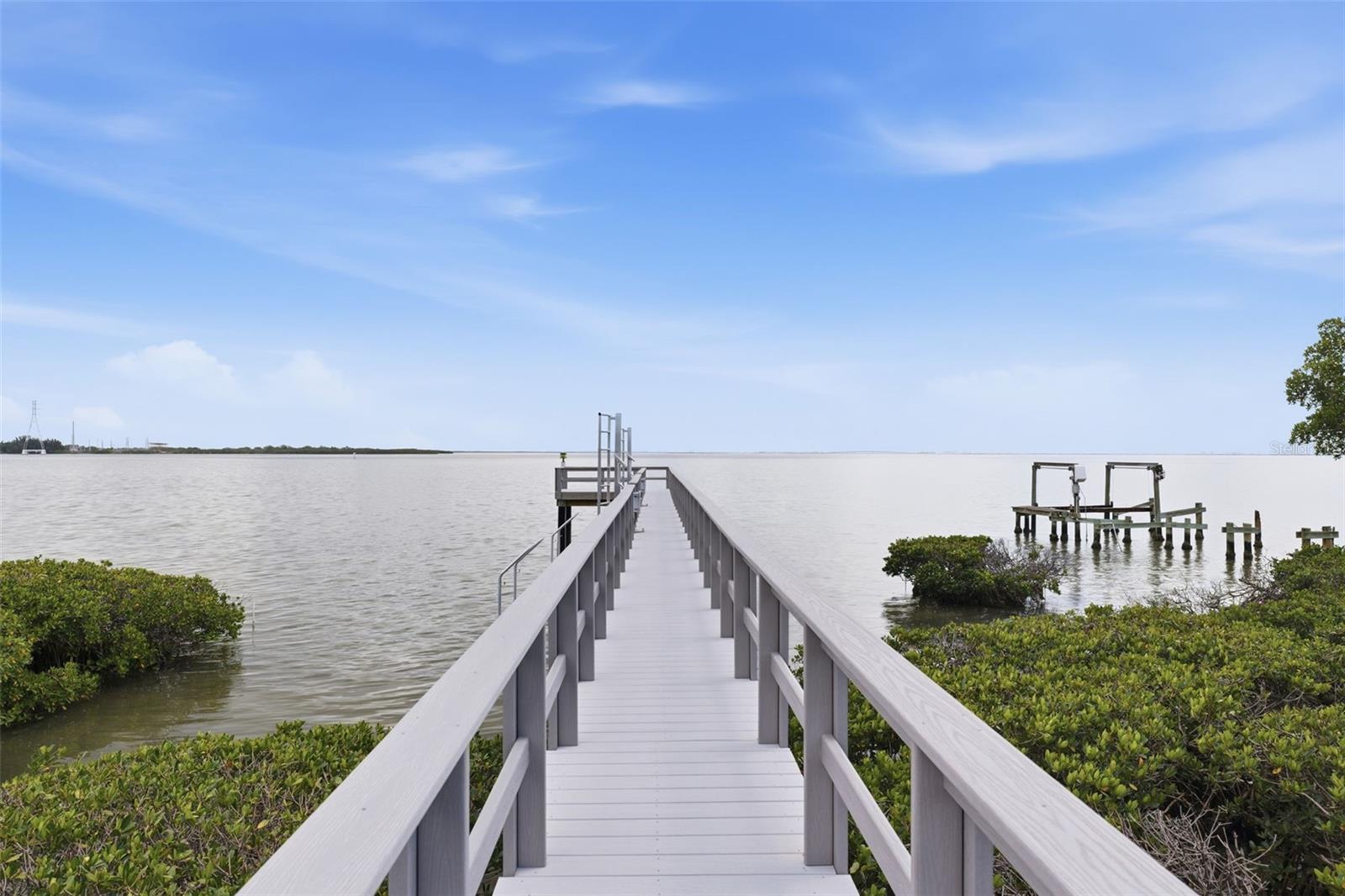 Image 19 of 81 For 1405 Bayshore Drive