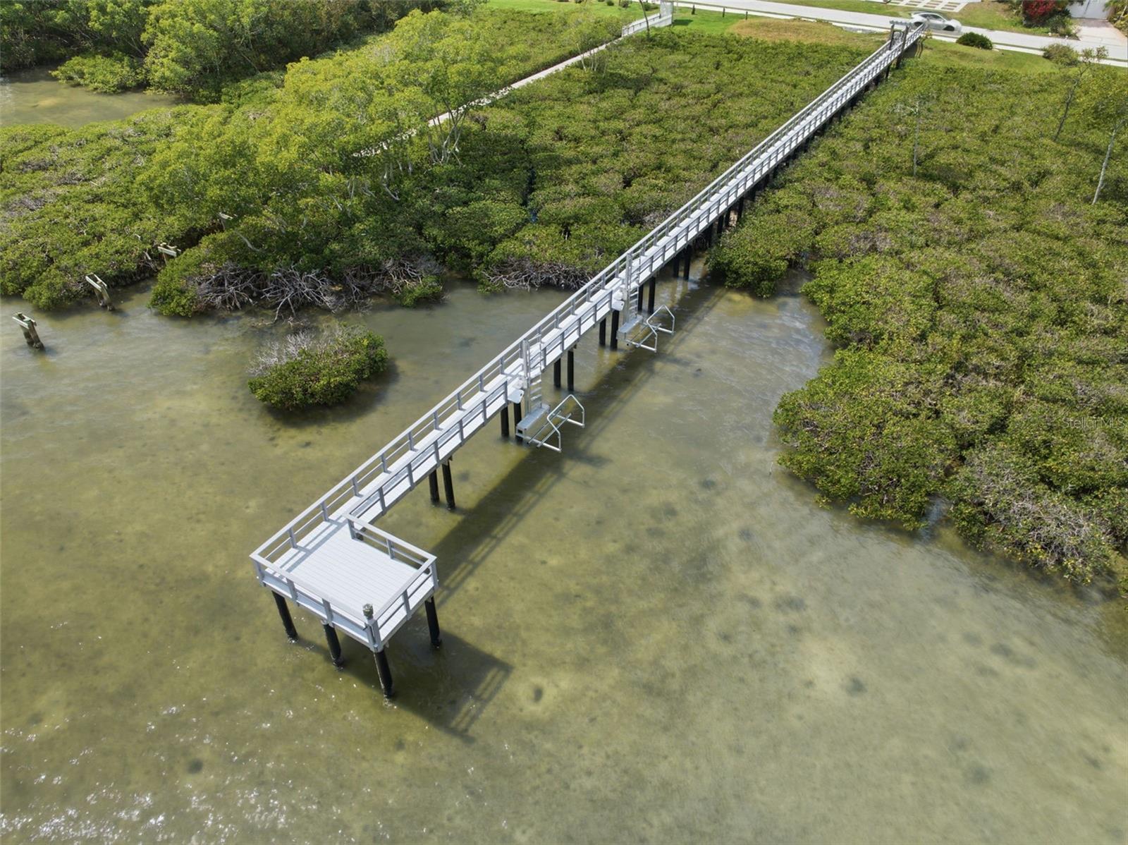 Image 24 of 81 For 1405 Bayshore Drive