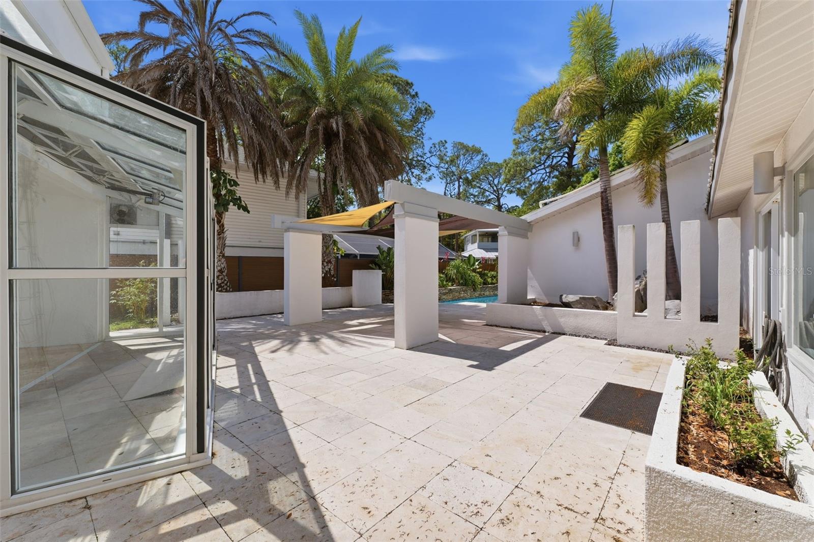 Image 33 of 81 For 1405 Bayshore Drive