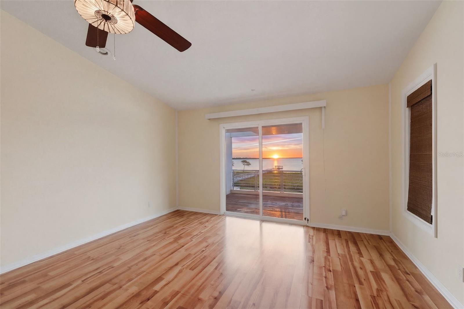 Image 39 of 81 For 1405 Bayshore Drive