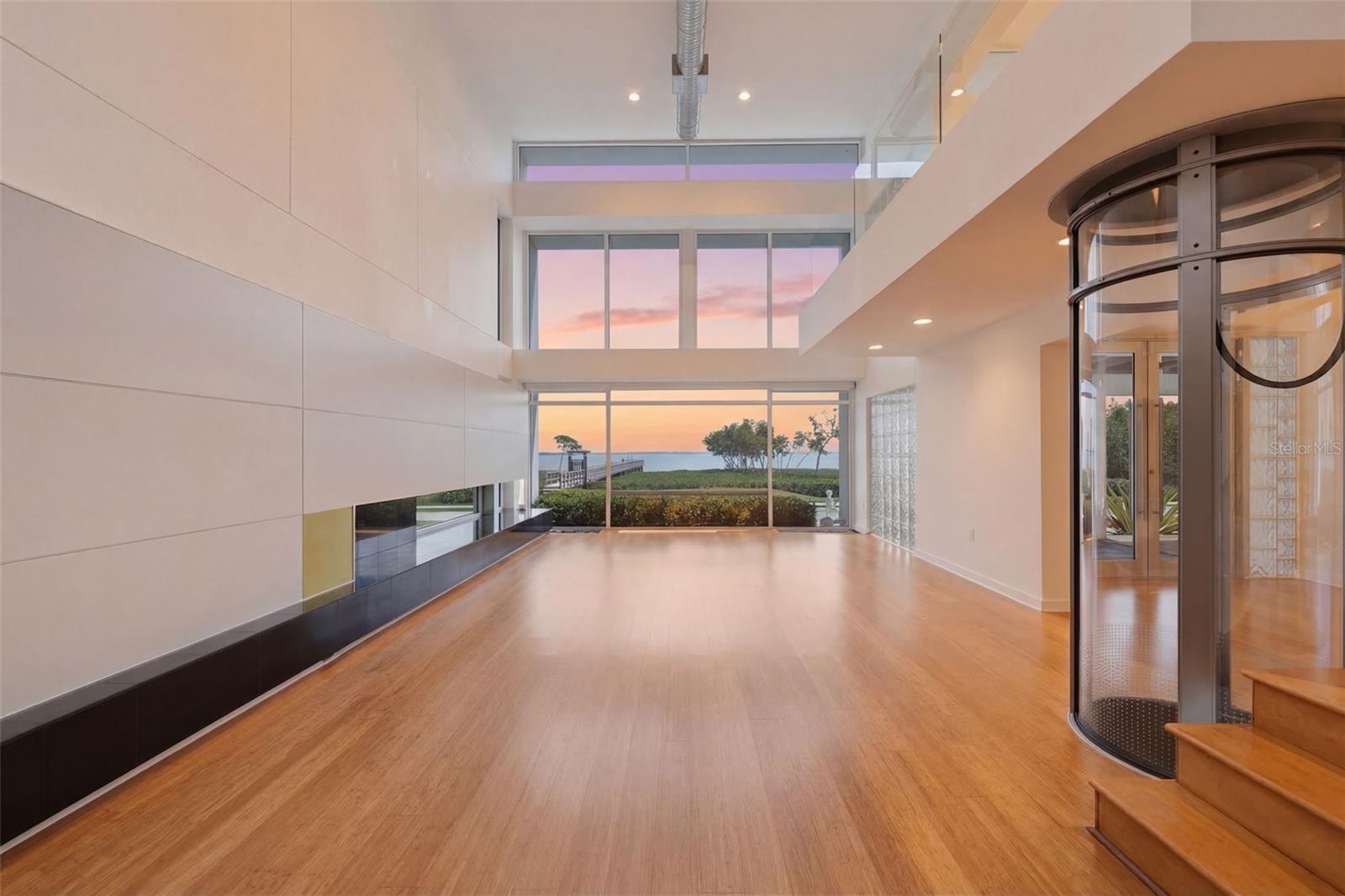 Image 4 of 81 For 1405 Bayshore Drive