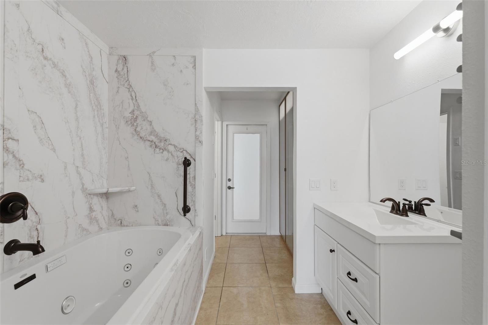 Image 40 of 81 For 1405 Bayshore Drive