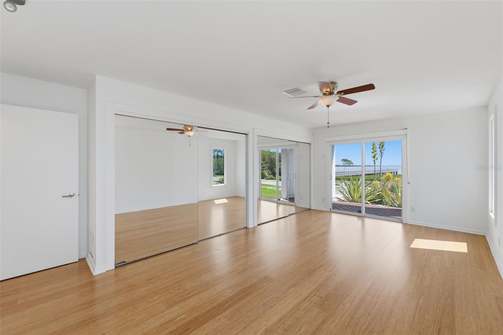 Image 42 of 81 For 1405 Bayshore Drive