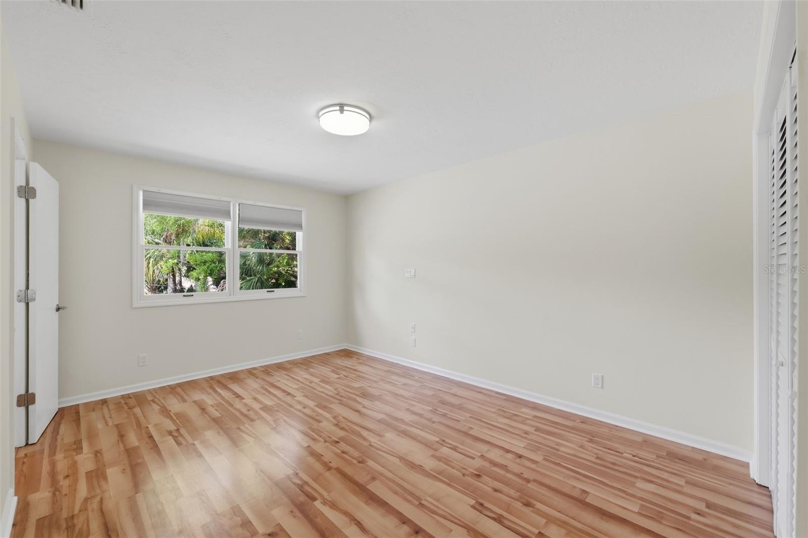 Image 47 of 81 For 1405 Bayshore Drive