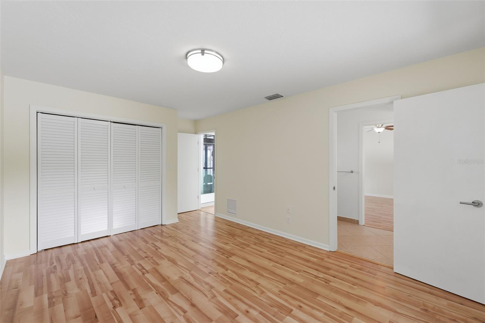 Image 48 of 81 For 1405 Bayshore Drive