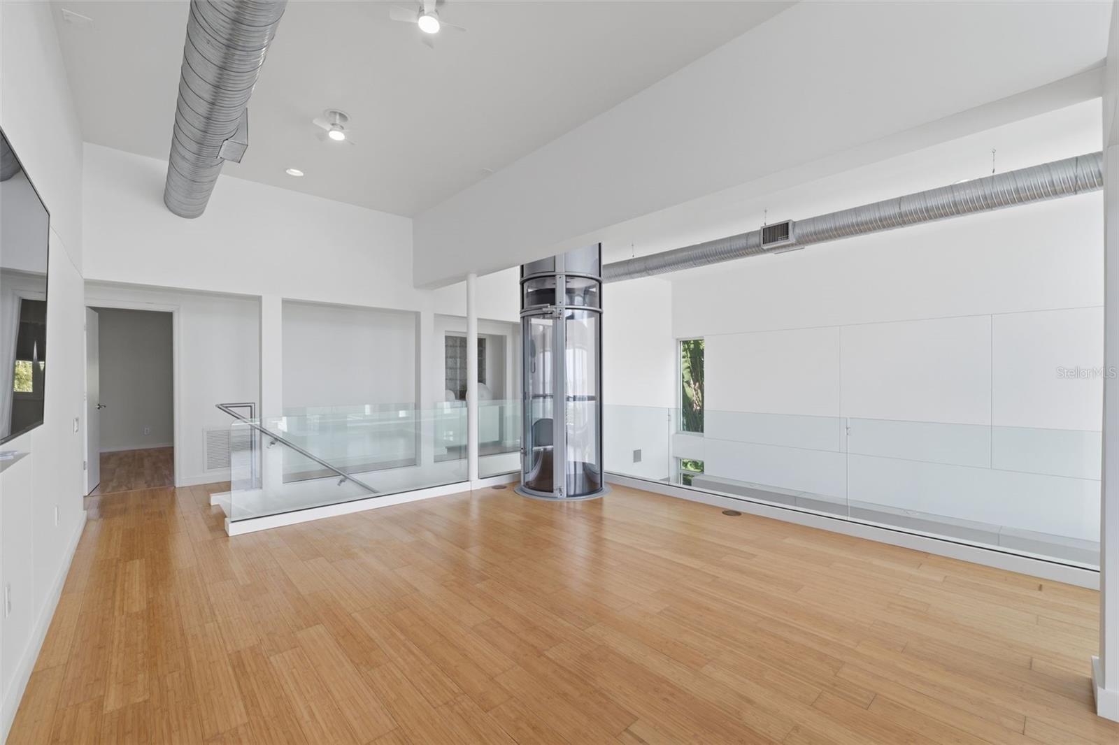 Image 51 of 81 For 1405 Bayshore Drive