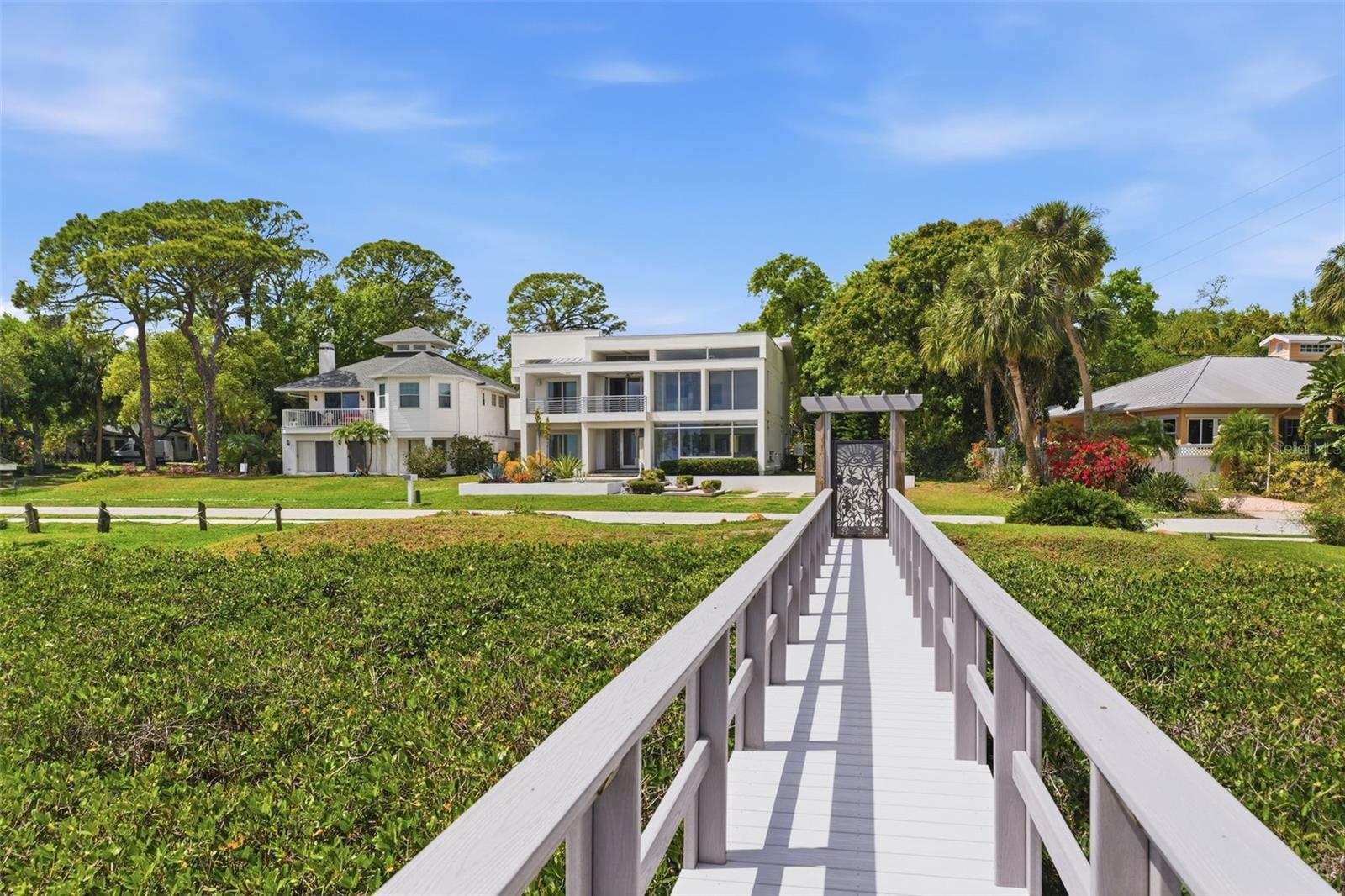 Image 59 of 81 For 1405 Bayshore Drive