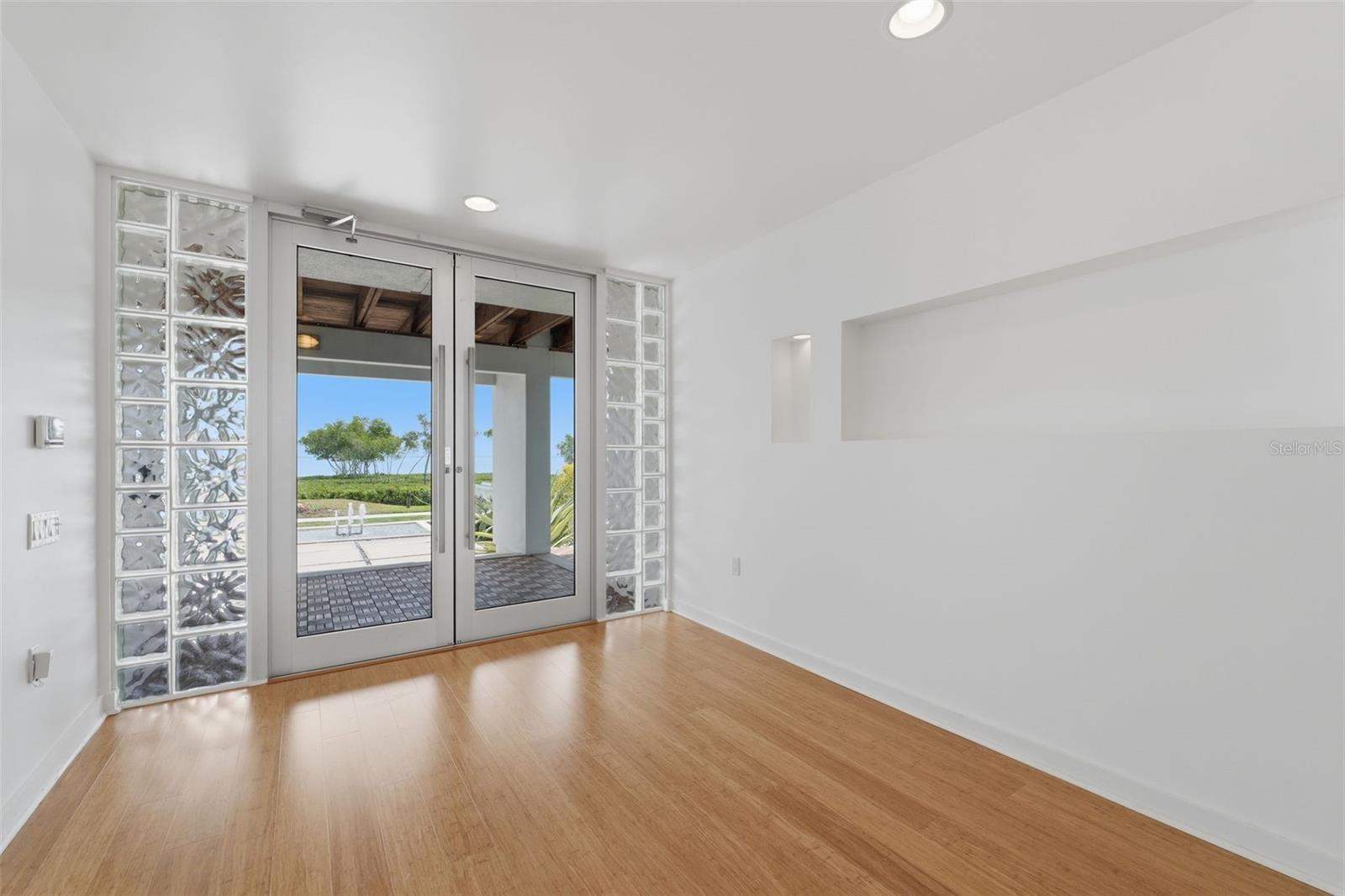 Image 80 of 81 For 1405 Bayshore Drive