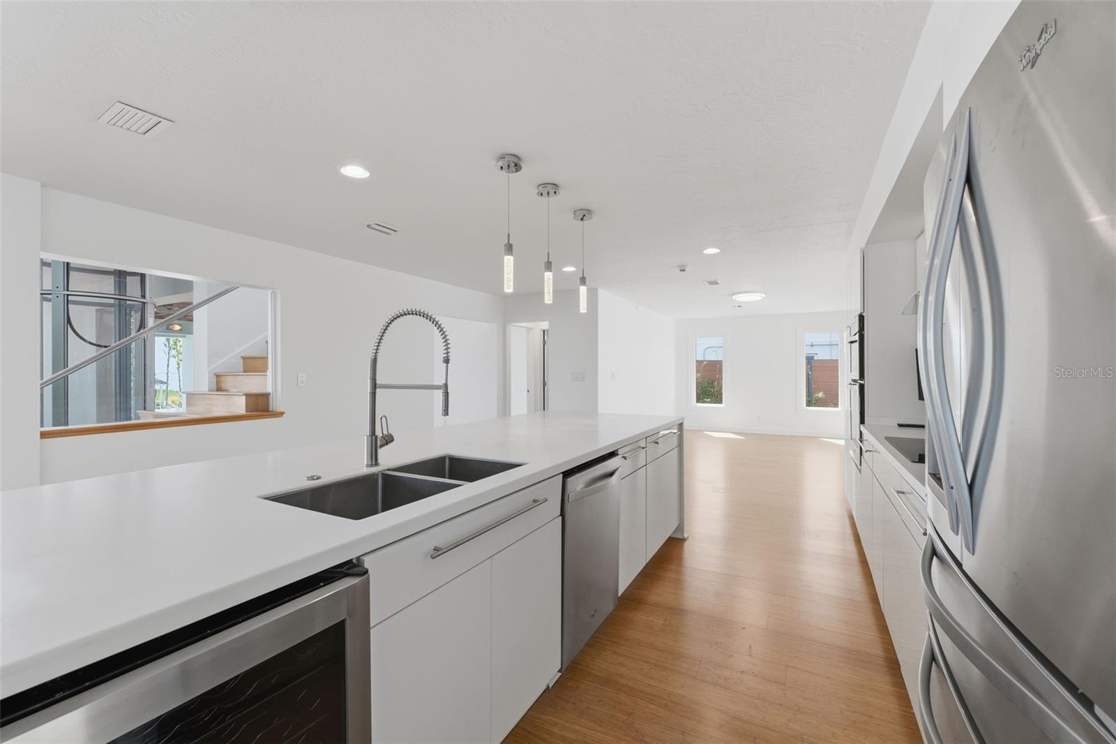 Image 9 of 81 For 1405 Bayshore Drive