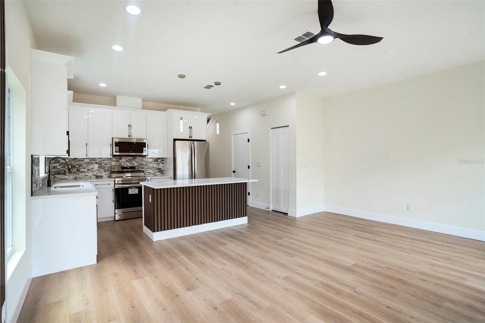 Image 9 of 26 For 3612 Temple Street