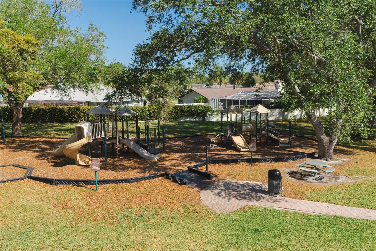 Image 42 of 49 For 14011 Notreville Way