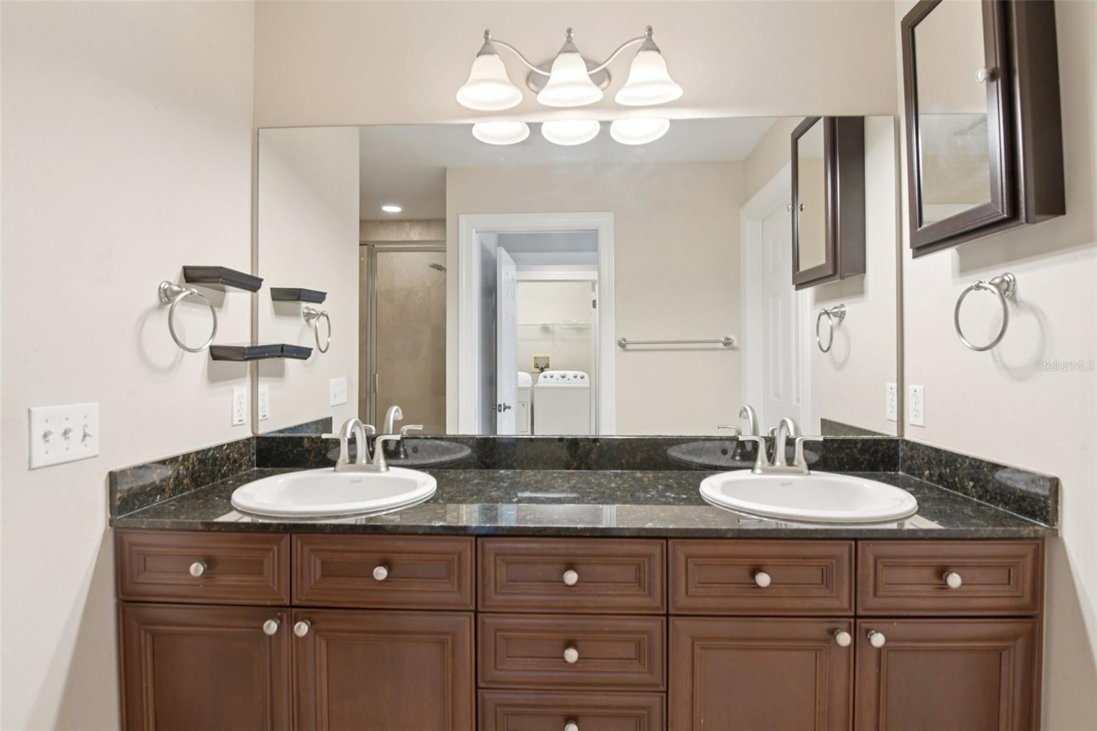 Image 21 of 53 For 300 Valencia Circle