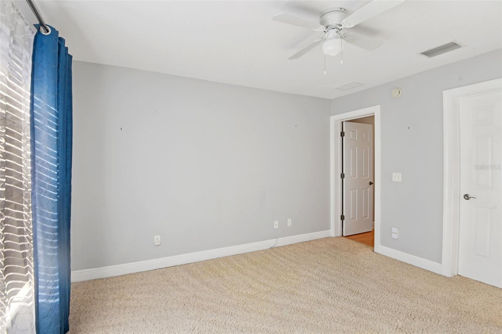 Image 29 of 53 For 300 Valencia Circle